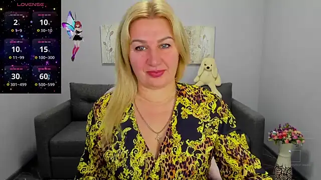 Snapshot of Lili_Crossi chatting on October 2025 05:51:02 AM Lili Crossi online show from October 2025 05:51:02 AM