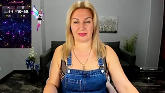 Snapshot of Lili_Crossi chatting on October 2025 05:30:02 AM Lili Crossi online show from October 2025 05:30:02 AM