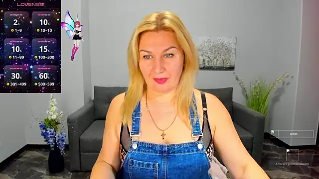 Snapshot of Lili_Crossi chatting on October 2025 06:59:01 AM Lili Crossi online show from October 2025 06:59:01 AM