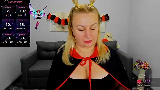 Snapshot of Lili_Crossi chatting on October 2025 06:58:01 AM Lili Crossi online show from October 2025 06:58:01 AM