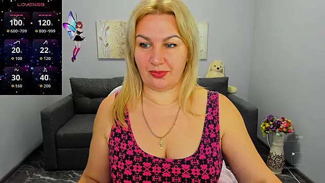 Snapshot of Lili_Crossi chatting on November 2025 06:45:02 AM Lili Crossi online show from November 2025 06:45:02 AM