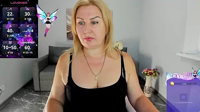 Snapshot of Lili_Crossi chatting on June 2026 06:19:01 AM Lili Crossi online show from June 2026 06:19:01 AM