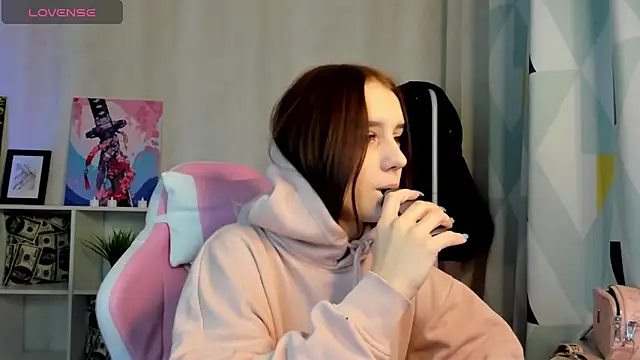 Tonya Gray online show from December 2024 10:31:01 PM