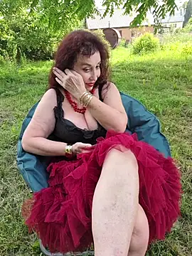 Snapshot of GypsyEsmeralda chatting on June 2026 12:37:01 PM GypsyEsmeralda online show from June 2026 12:37:01 PM