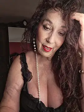 Snapshot of GypsyEsmeralda chatting on July 2026 07:09:02 AM GypsyEsmeralda online show from July 2026 07:09:02 AM
