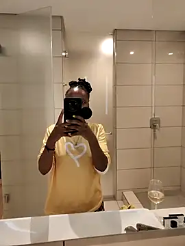 FreakySag 8888 online show from December 2025 07:10:01 PM