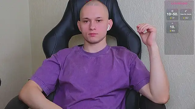 Snapshot of STRONGBEAUTY282 chatting on December 2024 06:10:02 AM STRONGBEAUTY282 online show from December 2024 06:10:02 AM