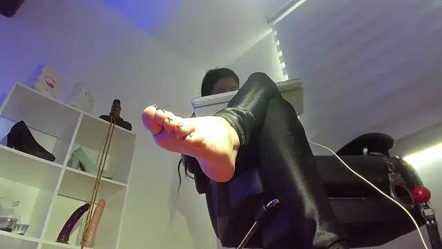 charlotte joliedart online show from September 2025 08:45:01 PM