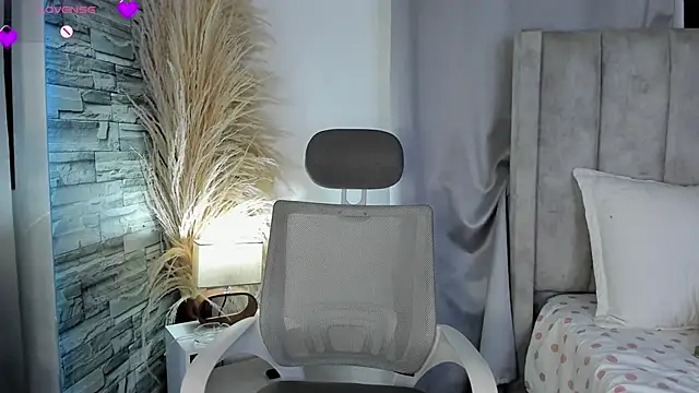 AmberGray  online show from June 2026 01:43:02 AM