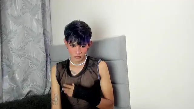 andrew uwu  online show from November 2025 10:45:02 PM