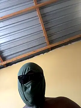 Snapshot of Tranzche chatting on November 2025 10:03:01 AM Tranzche online show from November 2025 10:03:01 AM