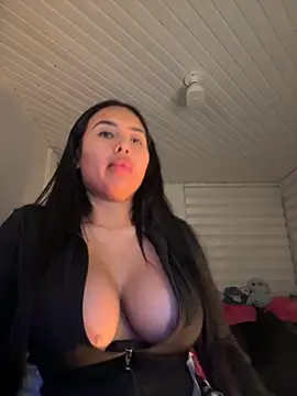 Anily Lovely online show from November 2025 10:52:02 PM