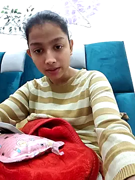 Snapshot of Aleena_Rai chatting on December 2024 06:39:02 PM Aleena Rai online show from December 2024 06:39:02 PM