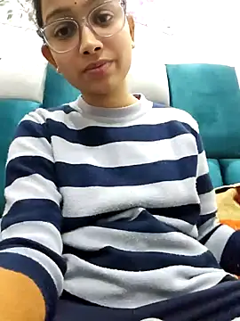 Snapshot of Aleena_Rai chatting on December 2024 10:35:02 PM Aleena Rai online show from December 2024 10:35:02 PM