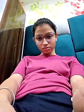 Snapshot of Aleena_Rai chatting on March 2025 07:49:01 PM Aleena Rai online show from March 2025 07:49:01 PM