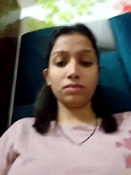 Snapshot of Aleena_Rai chatting on March 2025 08:08:02 PM Aleena Rai online show from March 2025 08:08:02 PM