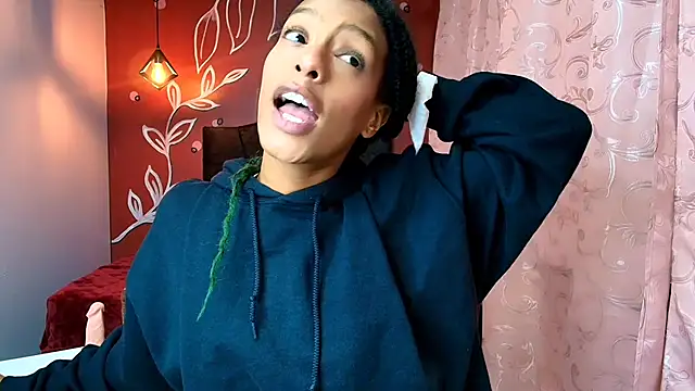 Zia Green online show from January 2025 12:03:02 PM