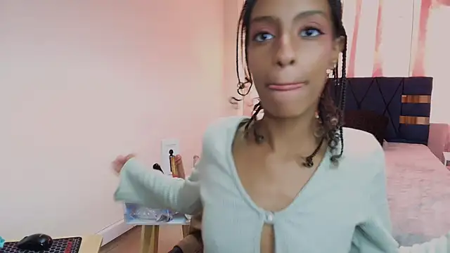 Zia Green online show from February 2025 03:26:01 PM