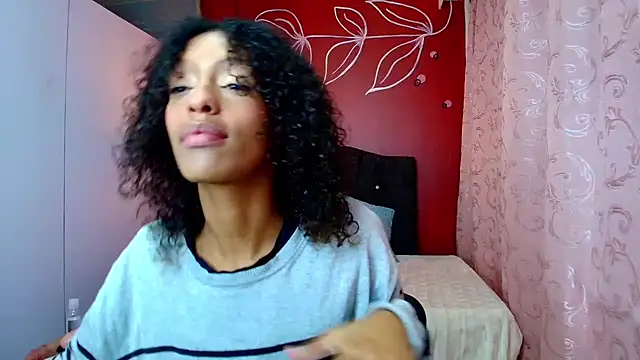 Zia Green online show from February 2025 12:05:02 PM