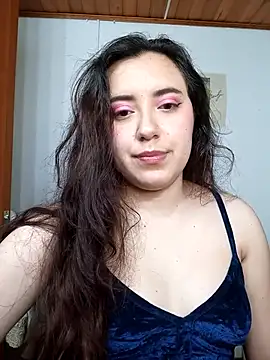 Emi chik online show from November 2025 12:05:02 PM