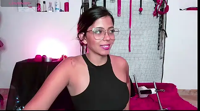 Snapshot of Megaan_Greey chatting on January 2025 08:33:02 PM Megaan Greey online show from January 2025 08:33:02 PM