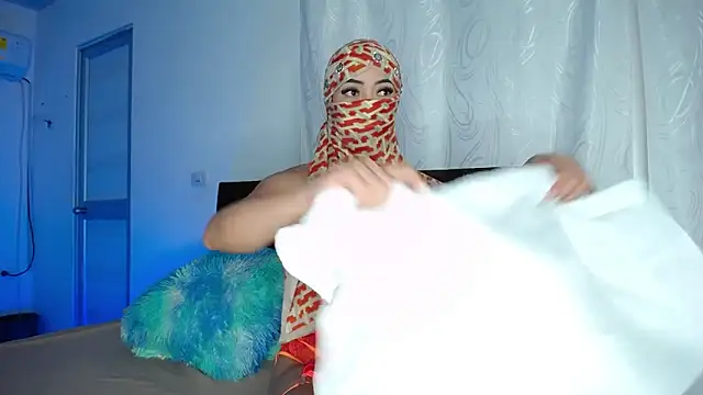 Sweet hot mia online show from February 2026 02:00:02 PM