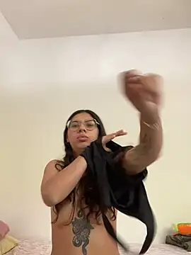 Snapshot of Argentiiniita chatting on December 2024 08:47:02 PM Argentiiniita online show from December 2024 08:47:02 PM