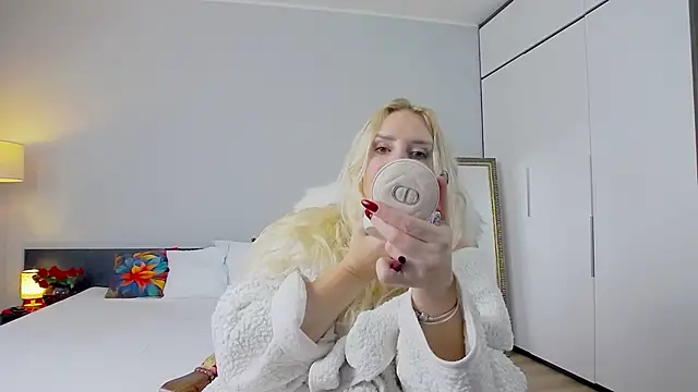 Snapshot of MariaRichi_ chatting on February 2025 12:39:02 PM MariaRichi  online show from February 2025 12:39:02 PM