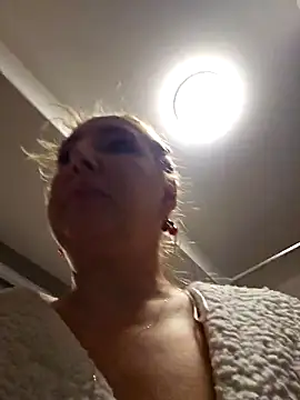 Snapshot of MariaRichi_ chatting on February 2025 08:40:01 AM MariaRichi  online show from February 2025 08:40:01 AM