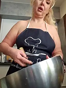 Snapshot of MariaRichi_ chatting on February 2025 10:04:02 AM MariaRichi  online show from February 2025 10:04:02 AM