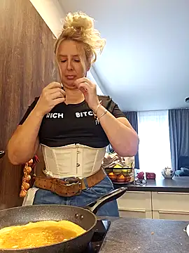 Snapshot of MariaRichi_ chatting on March 2025 09:51:01 AM MariaRichi  online show from March 2025 09:51:01 AM