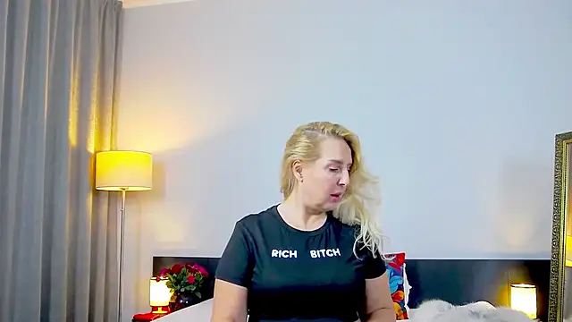 Snapshot of MariaRichi_ chatting on March 2025 04:00:02 PM MariaRichi  online show from March 2025 04:00:02 PM