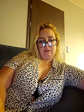 Snapshot of MariaRichi_ chatting on March 2025 07:49:02 PM MariaRichi  online show from March 2025 07:49:02 PM