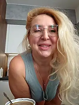 Snapshot of MariaRichi_ chatting on March 2025 07:15:01 AM MariaRichi  online show from March 2025 07:15:01 AM