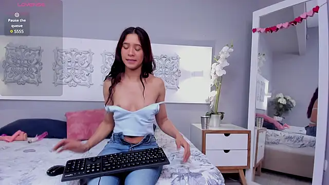 adelaa 11 online show from February 2025 07:03:01 PM