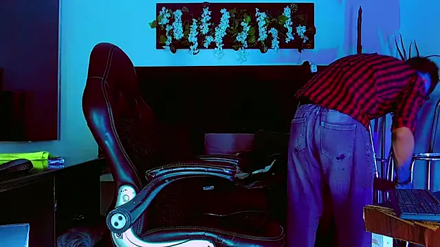 HannibalLester online show from March 2026 12:45:01 PM