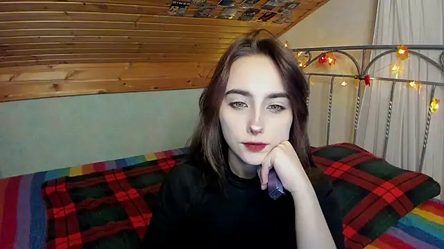 Snapshot of SilverDream chatting on December 2024 02:48:02 PM SilverDream online show from December 2024 02:48:02 PM