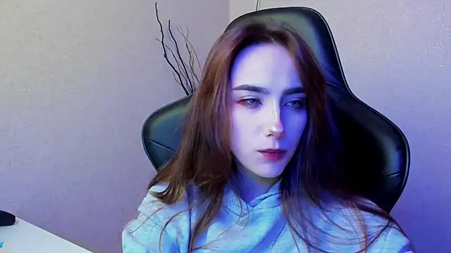 Snapshot of SilverDream chatting on December 2024 09:33:02 PM SilverDream online show from December 2024 09:33:02 PM