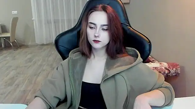 Snapshot of SilverDream chatting on February 2025 04:36:01 PM SilverDream online show from February 2025 04:36:01 PM