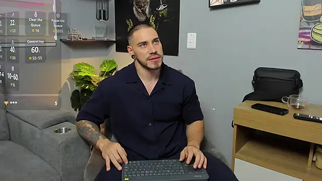 Giorgio-Leone online show from October 2025 07:47:01 PM