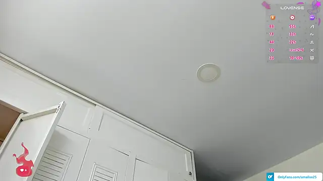 Snapshot of sweet_amalia4 chatting on December 2025 09:32:01 PM sweet amalia4 online show from December 2025 09:32:01 PM