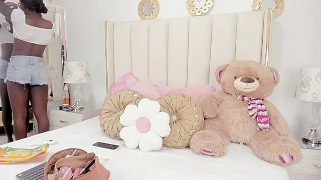 evangelin ts online show from December 2025 01:37:02 PM