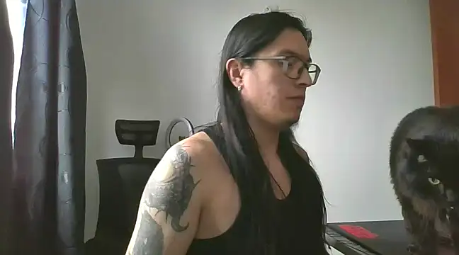 Snapshot of Pitton031 chatting on February 2025 07:20:02 PM Pitton031 online show from February 2025 07:20:02 PM