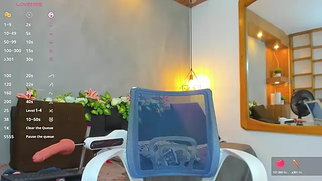 Snapshot of Hannah_williams1 chatting on December 2024 03:25:02 AM Hannah williams1 online show from December 2024 03:25:02 AM