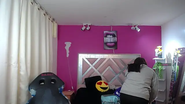 Snapshot of Naiara_Sex_ chatting on December 2024 12:56:02 PM Naiara Sex online show from December 2024 12:56:02 PM