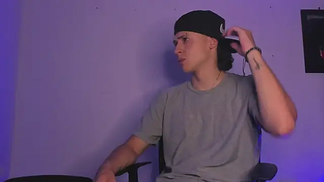 Snapshot of Dimitri_higth420 chatting on October 2025 01:08:02 AM Dimitri higth420 online show from October 2025 01:08:02 AM