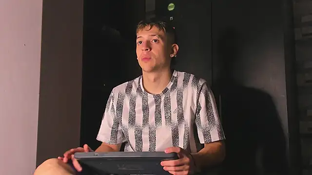 Snapshot of Dimitri_higth420 chatting on November 2025 11:26:02 PM Dimitri higth420 online show from November 2025 11:26:02 PM