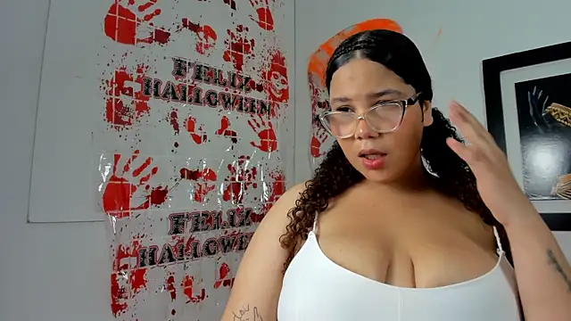 zoee lovv online show from October 2025 03:08:01 AM