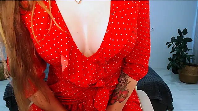 Snapshot of NaughtyNylonFeet chatting on November 2025 03:48:01 AM NaughtyNylonFeet online show from November 2025 03:48:01 AM