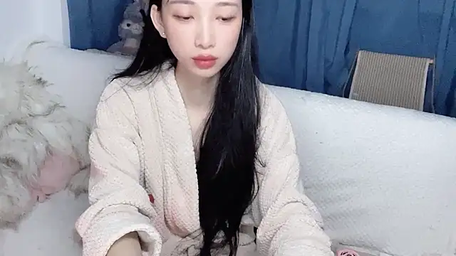 Lili-2 online show from November 2025 03:33:02 PM